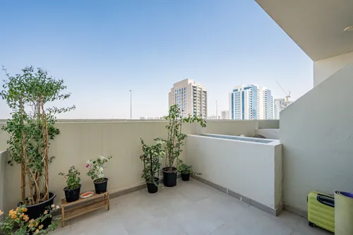 Apartment in Azizi Plaza