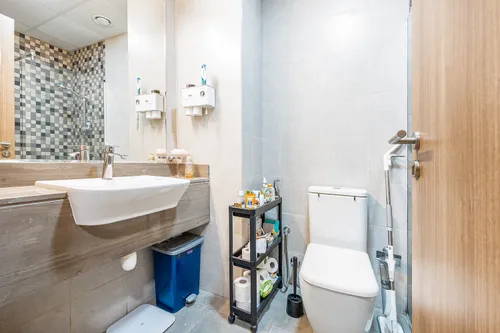 Apartment in Azizi Plaza
