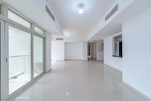 3 Bedrooms Apartment in Tala Tower