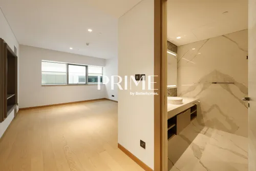 3 Bedrooms Apartment in Mansion 4