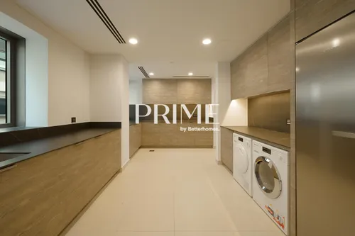 3 Bedrooms Apartment in Mansion 4