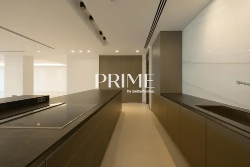 3 Bedrooms Apartment in Mansion 4