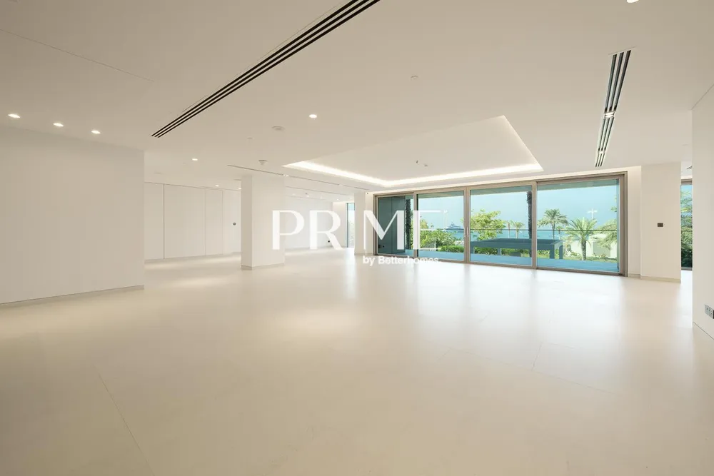 3 Bedrooms Apartment in Mansion 4