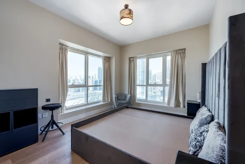 2 Bedrooms Apartment in Lake Point Tower