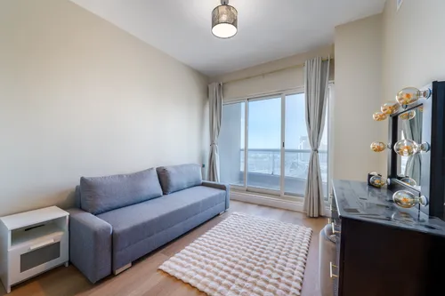 2 Bedrooms Apartment in Lake Point Tower