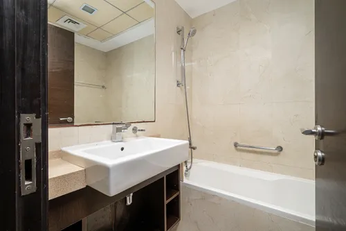 Apartment in Botanica Tower