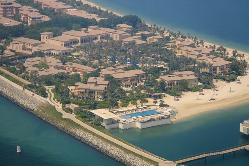 4 Bedrooms Apartment in Beach Vista