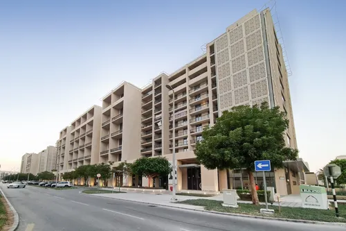 2 Bedrooms Apartment in Al Zeina - Residential Tower C