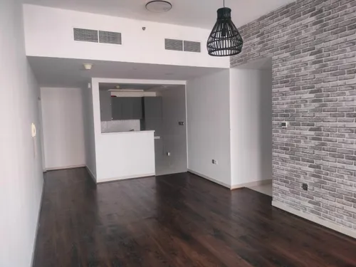 3 Bedrooms Apartment in Glitz 3