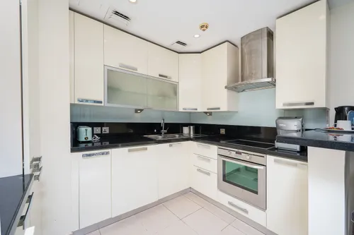 2 Bedrooms Apartment in Bonnington Tower