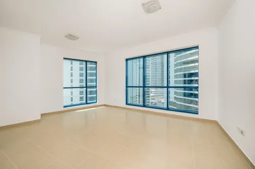 Vacant now | Mid Floor | Community view
