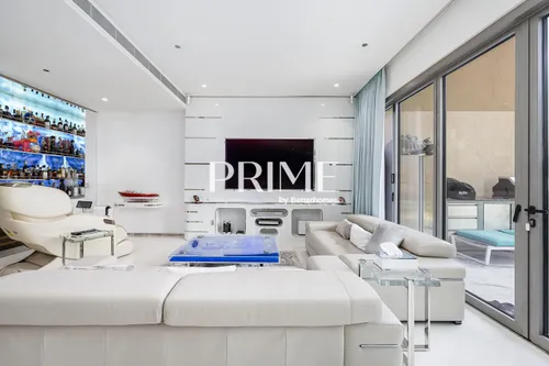 2 Bedrooms Apartment in Jumeirah Living Marina Gate