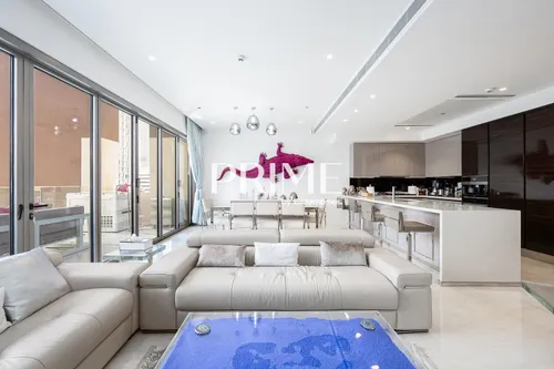 2 Bedrooms Apartment in Jumeirah Living Marina Gate