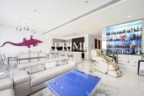 2 Bedrooms Apartment in Jumeirah Living Marina Gate