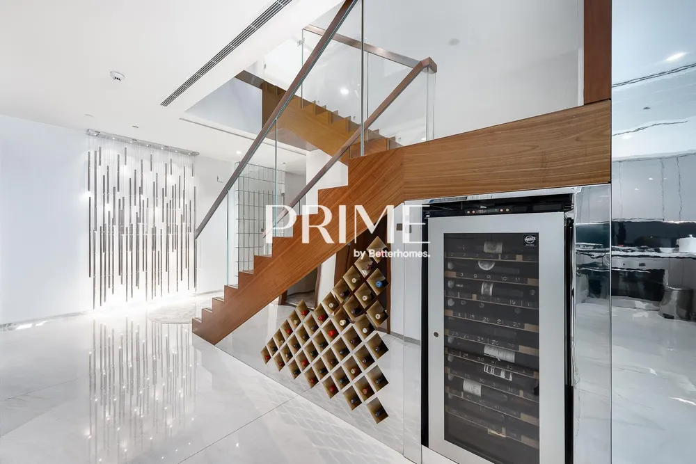 2 Bedrooms Apartment in Jumeirah Living Marina Gate