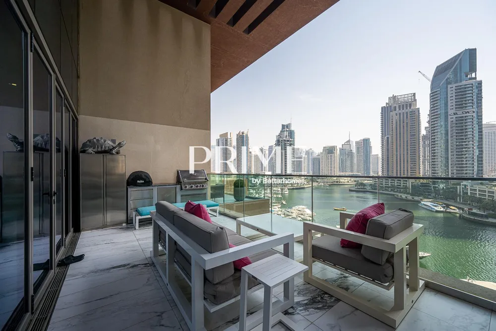 2 Bedrooms Apartment in Jumeirah Living Marina Gate