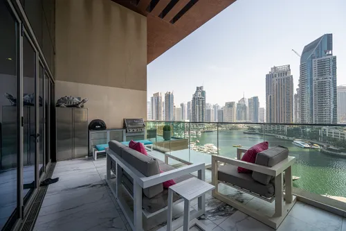 2 Bedrooms Apartment in Jumeirah Living Marina Gate