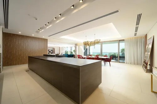 3 Bedrooms Apartment in Mansion 1