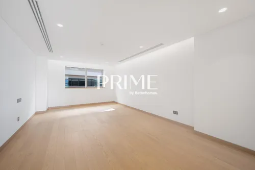 4 Bedrooms Apartment in Mansion 3