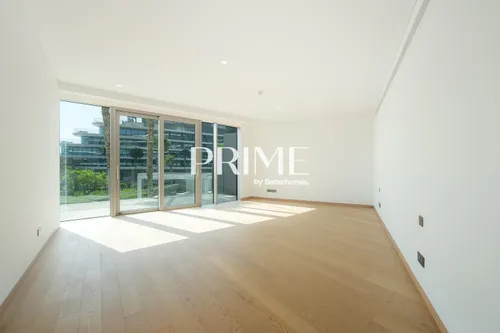 4 Bedrooms Apartment in Mansion 3