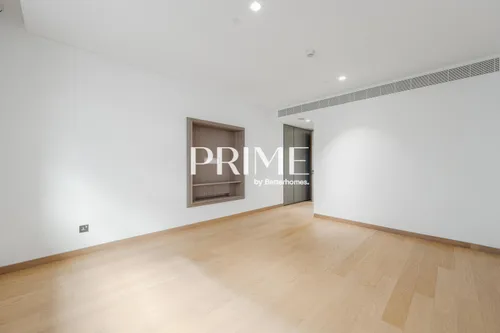 4 Bedrooms Apartment in Mansion 3
