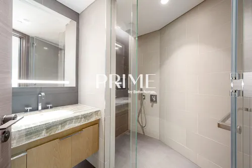 4 Bedrooms Apartment in Mansion 3