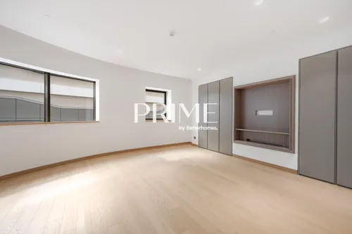 4 Bedrooms Apartment in Mansion 3