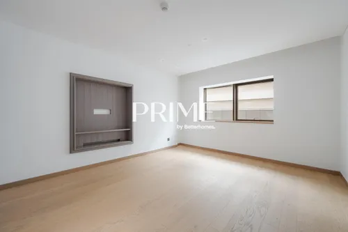 4 Bedrooms Apartment in Mansion 3