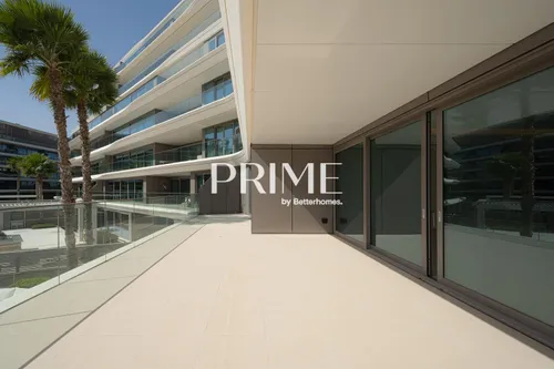 4 Bedrooms Apartment in Mansion 3