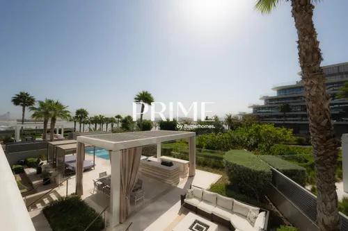 4 Bedrooms Apartment in Mansion 3