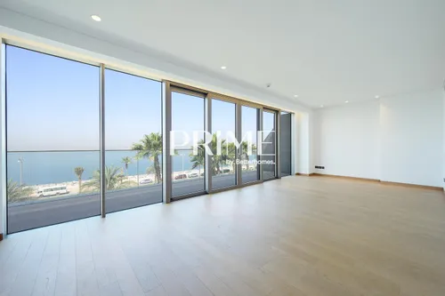 3 Bedrooms Apartment in Mansion 2
