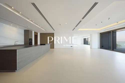 3 Bedrooms Apartment in Mansion 2