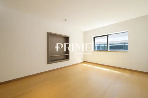 3 Bedrooms Apartment in Mansion 2