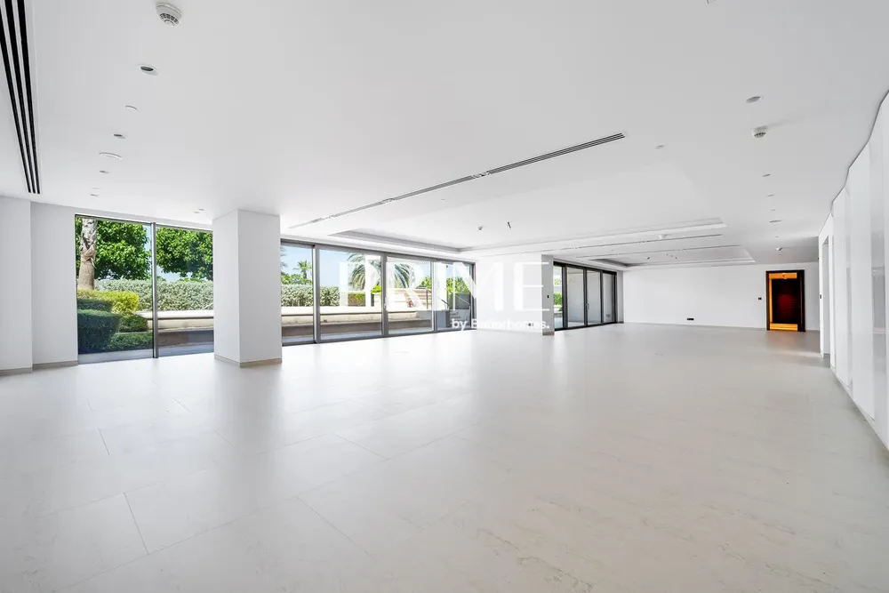 3 Bedrooms Apartment in Mansion 2