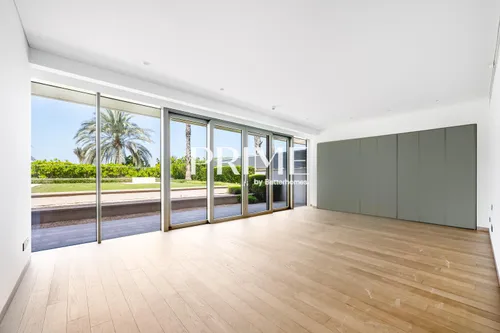 3 Bedrooms Apartment in Mansion 2