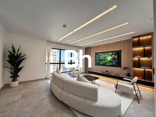 Upgraded - Sea and Marina View - Vacant