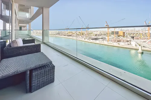 2 Bedrooms Apartment in Canal Front Residence 6