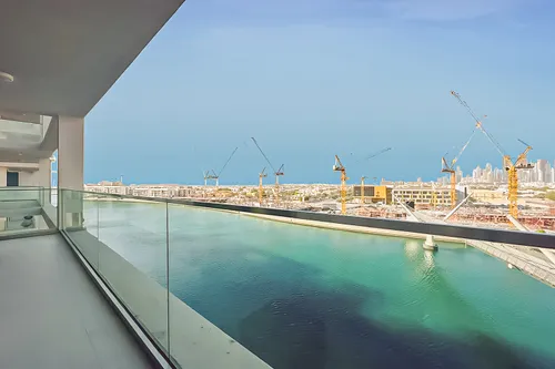 2 Bedrooms Apartment in Canal Front Residence 6