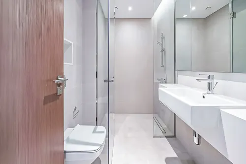 2 Bedrooms Apartment in Canal Front Residence 6