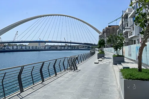 2 Bedrooms Apartment in Canal Front Residence 6