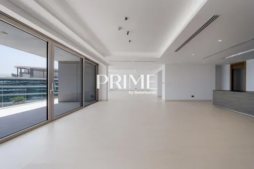 4 Bedrooms Apartment in Mansion 1