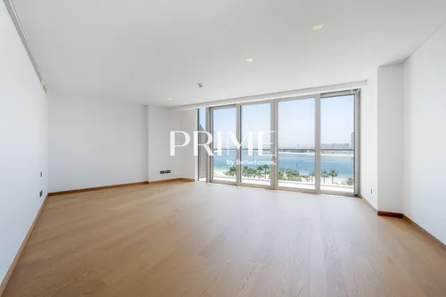 4 Bedrooms Apartment in Mansion 1