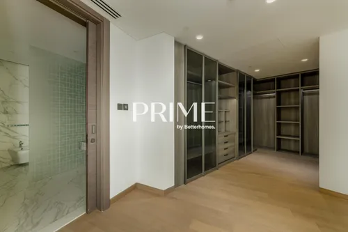 4 Bedrooms Apartment in Mansion 1