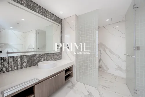 4 Bedrooms Apartment in Mansion 1