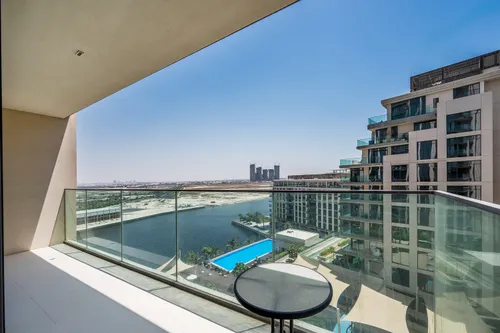 2 Bedrooms Apartment in The Cove Building 1