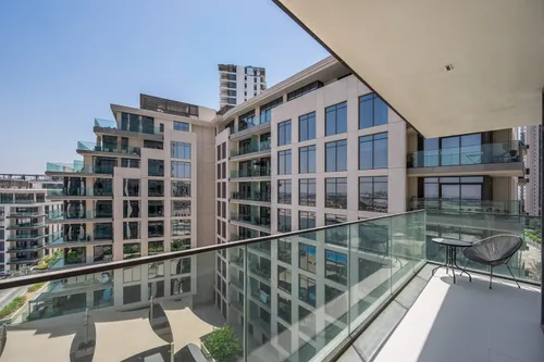 2 Bedrooms Apartment in The Cove Building 1