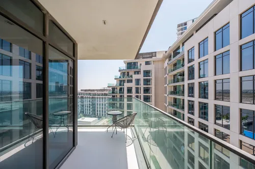 2 Bedrooms Apartment in The Cove Building 1