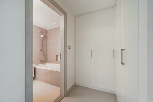 2 Bedrooms Apartment in The Cove Building 1