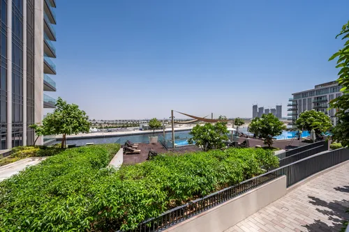 2 Bedrooms Apartment in The Cove Building 1