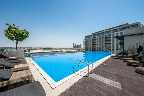 2 Bedrooms Apartment in The Cove Building 1